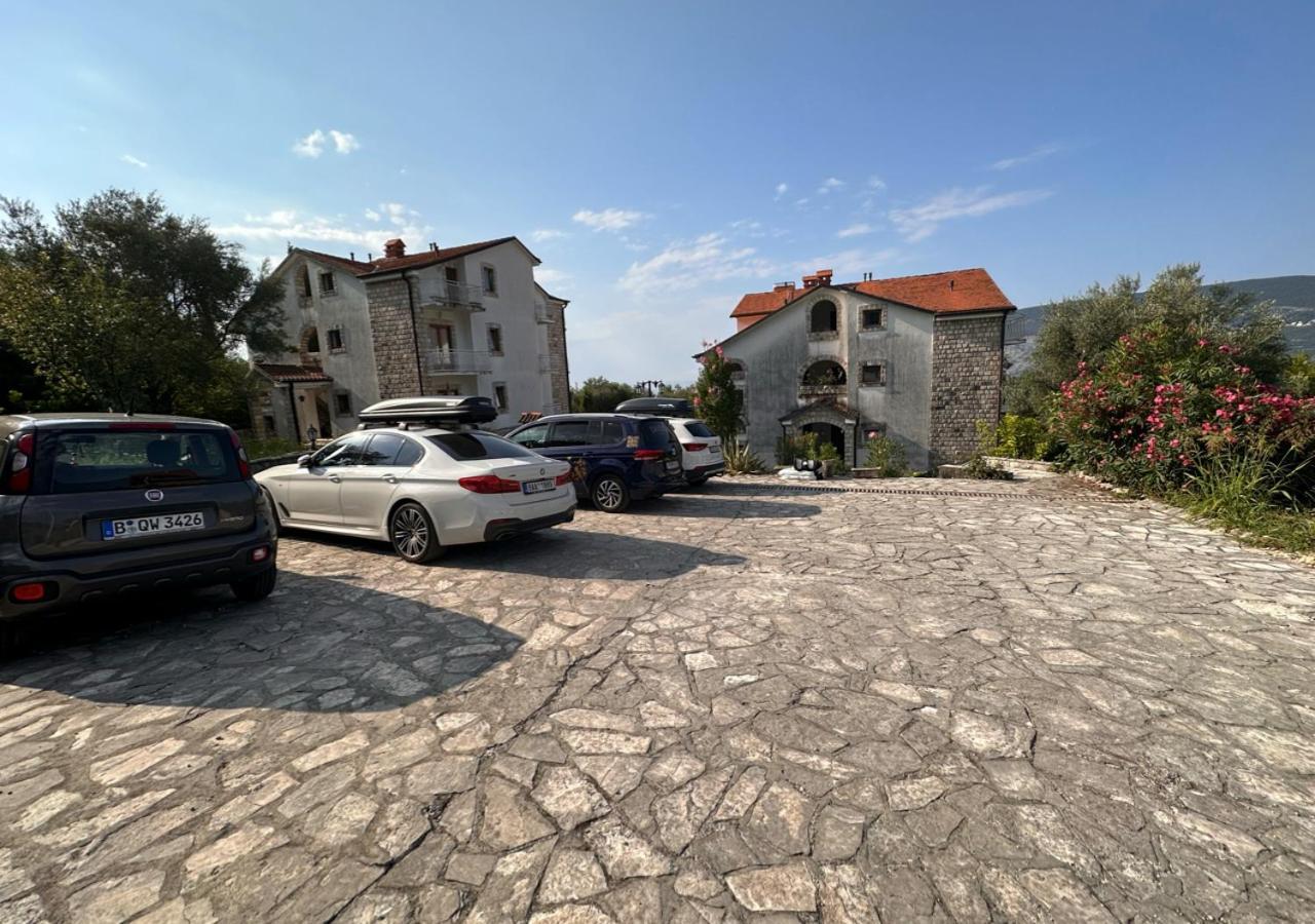 Aparthotel - Villa Jovicic Херцег Нови Екстериор снимка